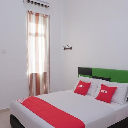 Oyo 90005 Dc Villa Guest House Kuala Rompin Ngoại thất bức ảnh