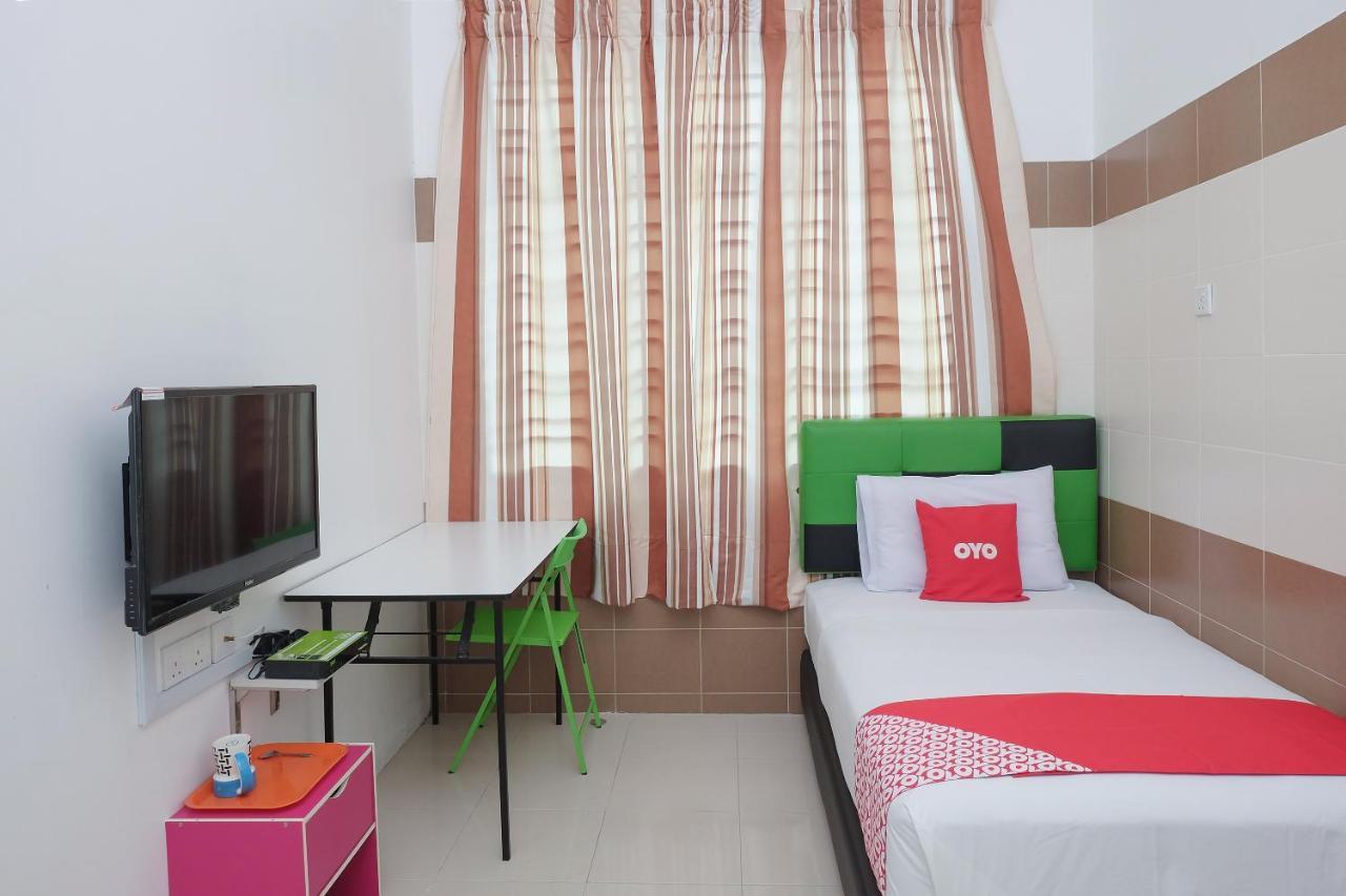 Oyo 90005 Dc Villa Guest House Kuala Rompin Ngoại thất bức ảnh