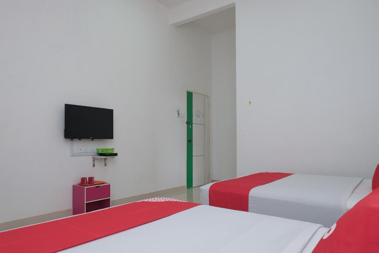Oyo 90005 Dc Villa Guest House Kuala Rompin Ngoại thất bức ảnh